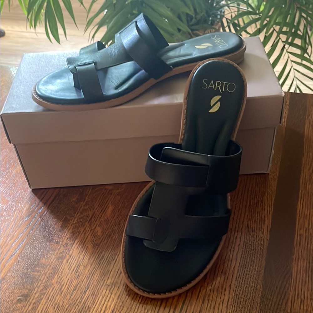 SARTO By Franco Sarto Black Sandals Elegant Design